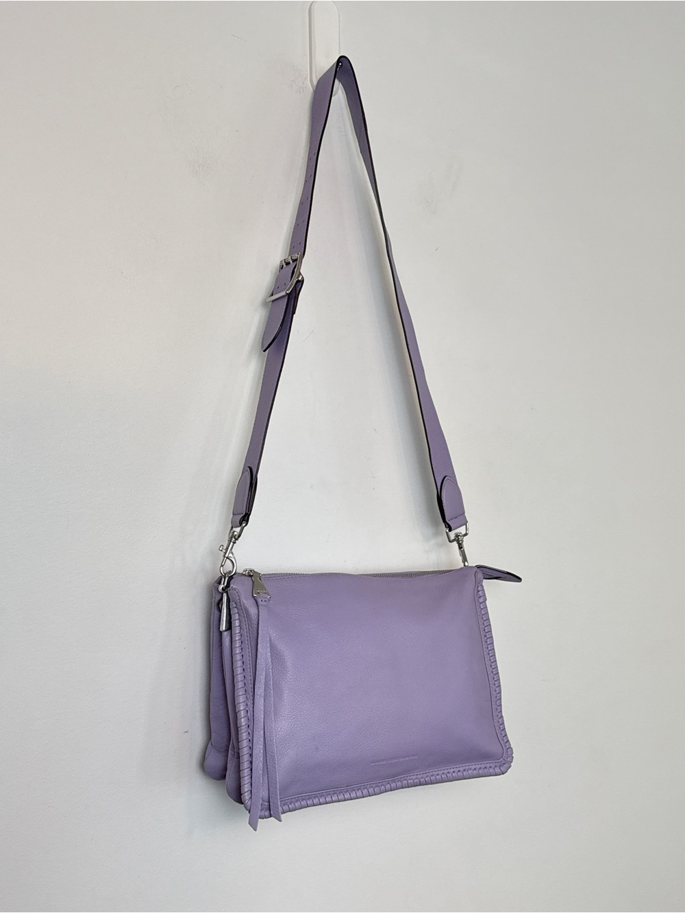 Aimee Kestenberg - Lavender Leather handbag. Zip closure, 3 compartments.
